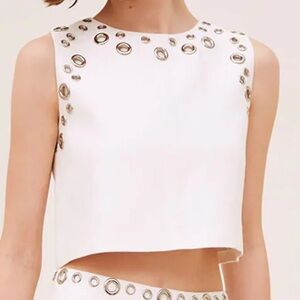 Alexis

White Reze Crop Top